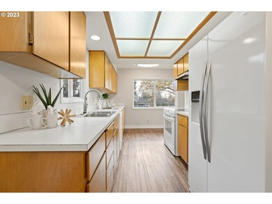 12675 SW Faircrest St, Portland, OR 97225 - photo 4