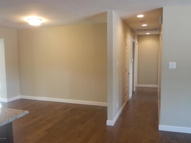 6932 - Hallway
