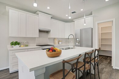 8207 James Franklin St, Houston, TX 77088 - photo 5