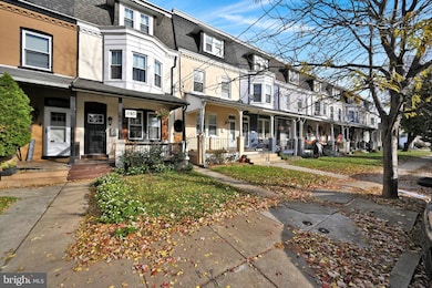 347 E Ross St, Lancaster, PA 17602 - photo 2