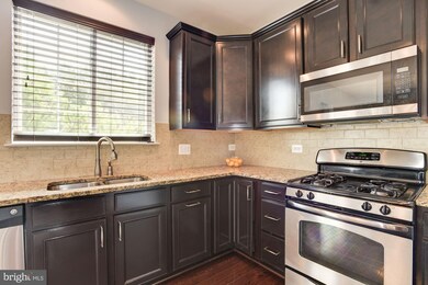 2305 Meadows Ct, Odenton, MD 21113 - photo 7