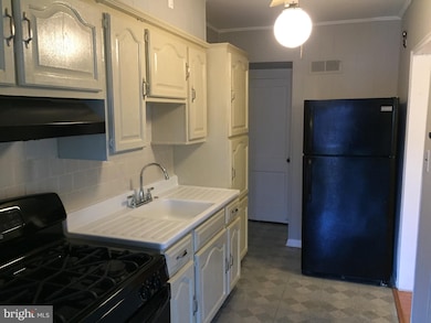 3903 Rokeby Rd, Baltimore, MD 21229 - photo 5