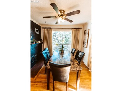 705 E 17th St, the Dalles, OR 97058 - photo 7