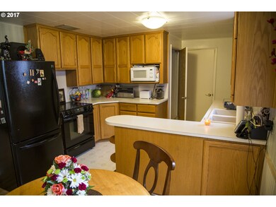 793 Randall St, Eugene, OR 97401 - photo 6