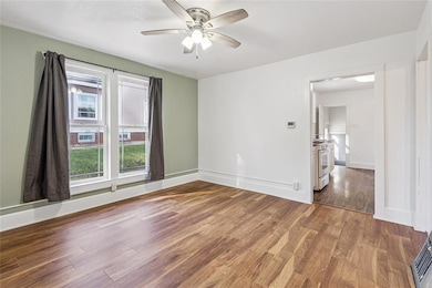 123 E 8th St S, Newton, IA 50208 - photo 4