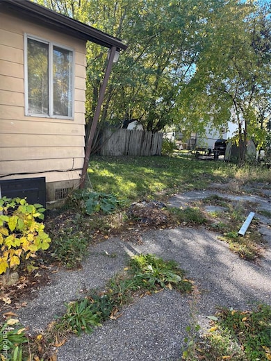1202 Knapp Ave, Flint, MI 48503 - photo 3