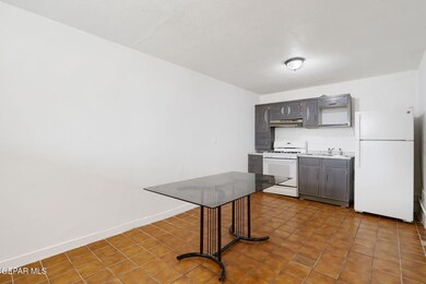3615 Pershing Dr unit 2, El Paso, TX 79903 - photo 3