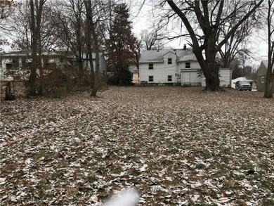 Huge Front and Back Yard!