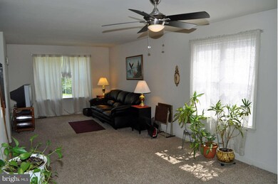 9364 Kings Post Ct, Laurel, MD 20723 - photo 3