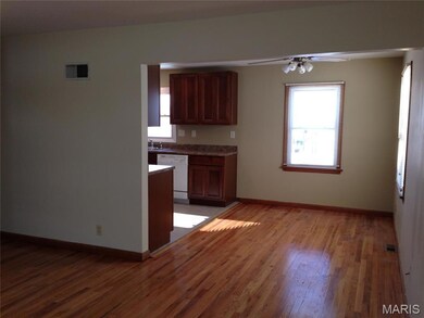 10224 Dandridge Dr, Saint Louis, MO 63123 - photo 4