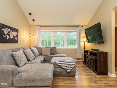 006-1280x960-living-room