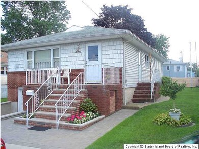 60 Roswell Ave, Staten Island, NY 10314 - photo 2