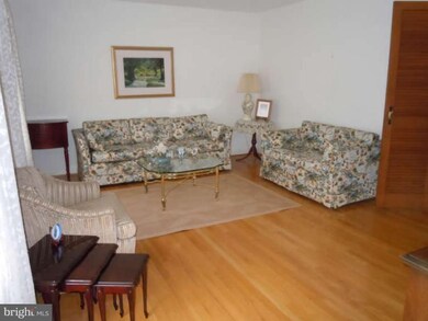 15120 Middlegate Rd, Silver Spring, MD 20905 - photo 3