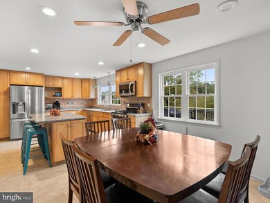 6257 Fairbourne Ct, Hanover, MD 21076 - photo 5