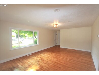 499 NW 3rd Ave, Canby, OR 97013 - photo 4