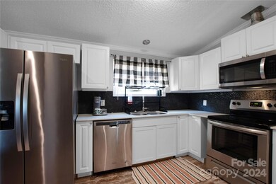 1375 Woodend Ln, Clover, SC 29710 - photo 6