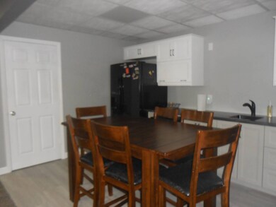 Kitchenette/Bar