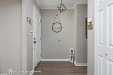 194 Kinnoll Hill Ct unit 194, Matawan, NJ 07747 - photo 2