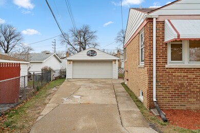 4431 Emerson Ct, Schiller Park, IL 60176 - photo 3