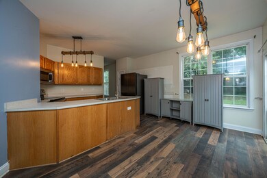 162CharlesBGibsonBlvd015