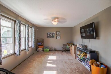 916 NW 12th St, Blue Springs, MO 64015 - photo 7