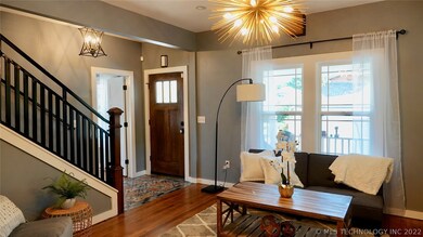 Entry way into the formal living room