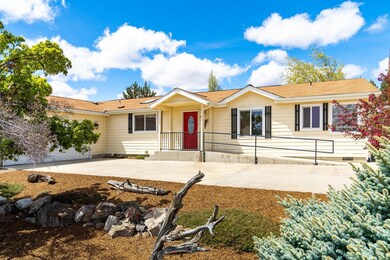 2721 SW 34th St, Redmond, OR 97756 - photo 2