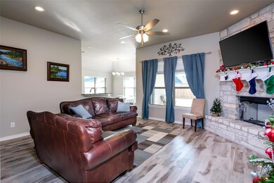 3308 Arrow Creek Dr, Granbury, TX 76049 - photo 6