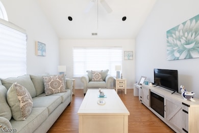 11 Oak Point Dr unit D11, Hamburg, NJ 07419 - photo 6