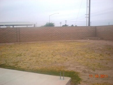 Huge back yard. Block Fence.