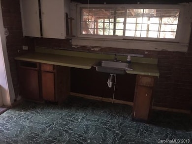 1006 Caldwell St, Statesville, NC 28677 - photo 5