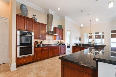 Cook's Kitchen with SS Appliances, double oven, ga