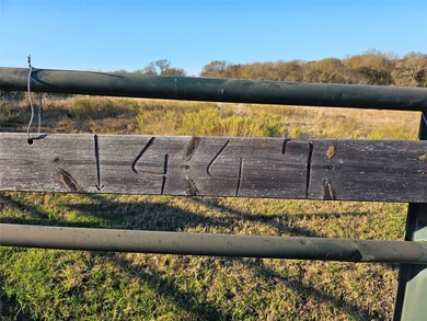 1447 Red Gate Rd, Mart, TX 76664 - photo 2