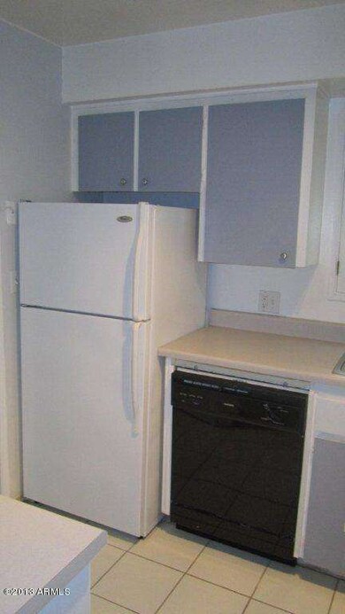 5550 N 12th St #17_Kitchen