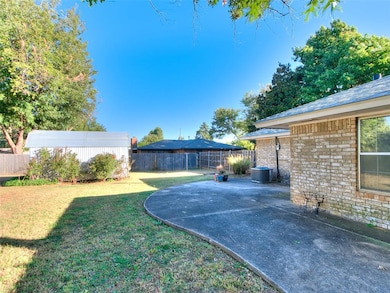 527 S Lewis Ln, Mustang, OK 73064 - photo 4