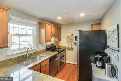 6013 Tree Swallow Ct, Columbia, MD 21044 - photo 4