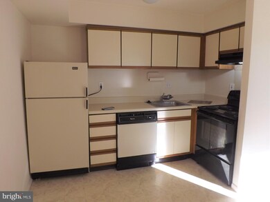 8 Derry Dr, North Wales, PA 19454 - photo 2