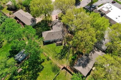 5802 Larsen Ln, Shawnee, KS 66203 - photo 6