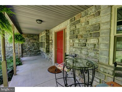 7275 Lochhaven St, Allentown, PA 18106 - photo 2
