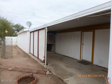 PATIO - MAIN ENTRANCE