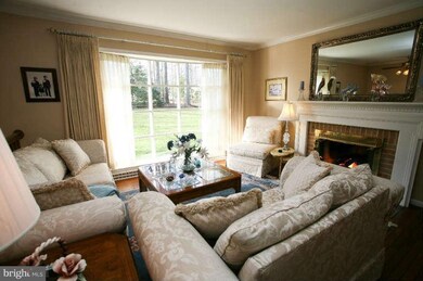 12319 Myterra Way, Herndon, VA 20171 - photo 4