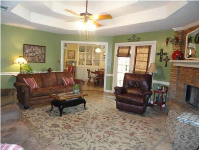 Huge greatroom with double tray ceiling