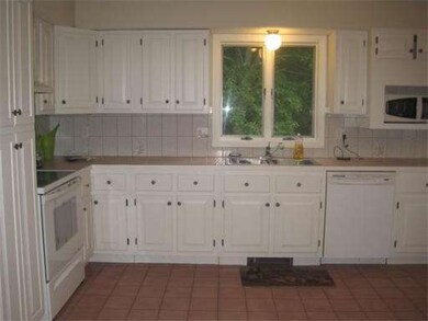 68 Holbrook Rd, Oxford, MA 01540 - photo 2