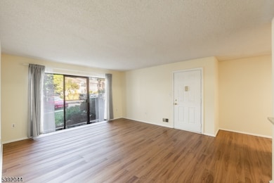 302 English Place unit D2, Basking Ridge, NJ 07920 - photo 5