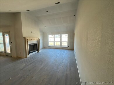 1936 E Van Buren St, Broken Arrow, OK 74011 - photo 3