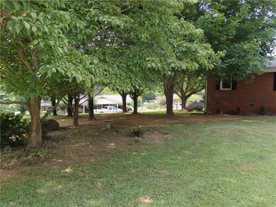 3048 Whippoorwill Dr, Asheboro, NC 27205 - photo 5