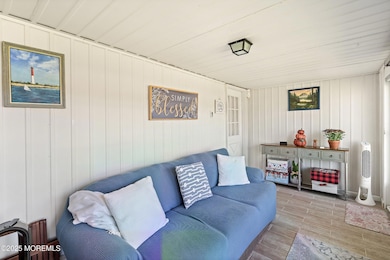 04-Sunroom 1B