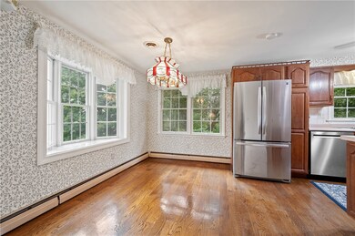 Enter dining area w Real oak hardwood