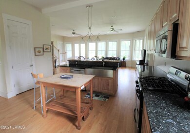 5 kitchen 3