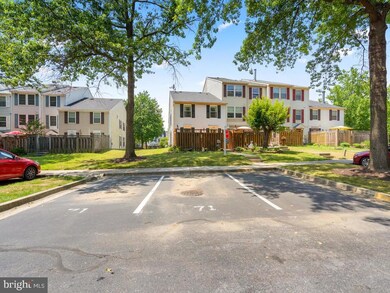 3328 Tapestry Cir, Burtonsville, MD 20866 - photo 5